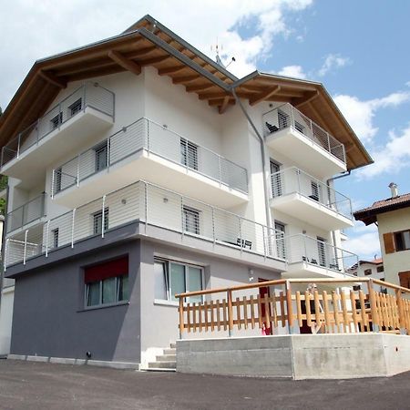 メッツァーナCasa Ai Stabliアパートメント エクステリア 写真
