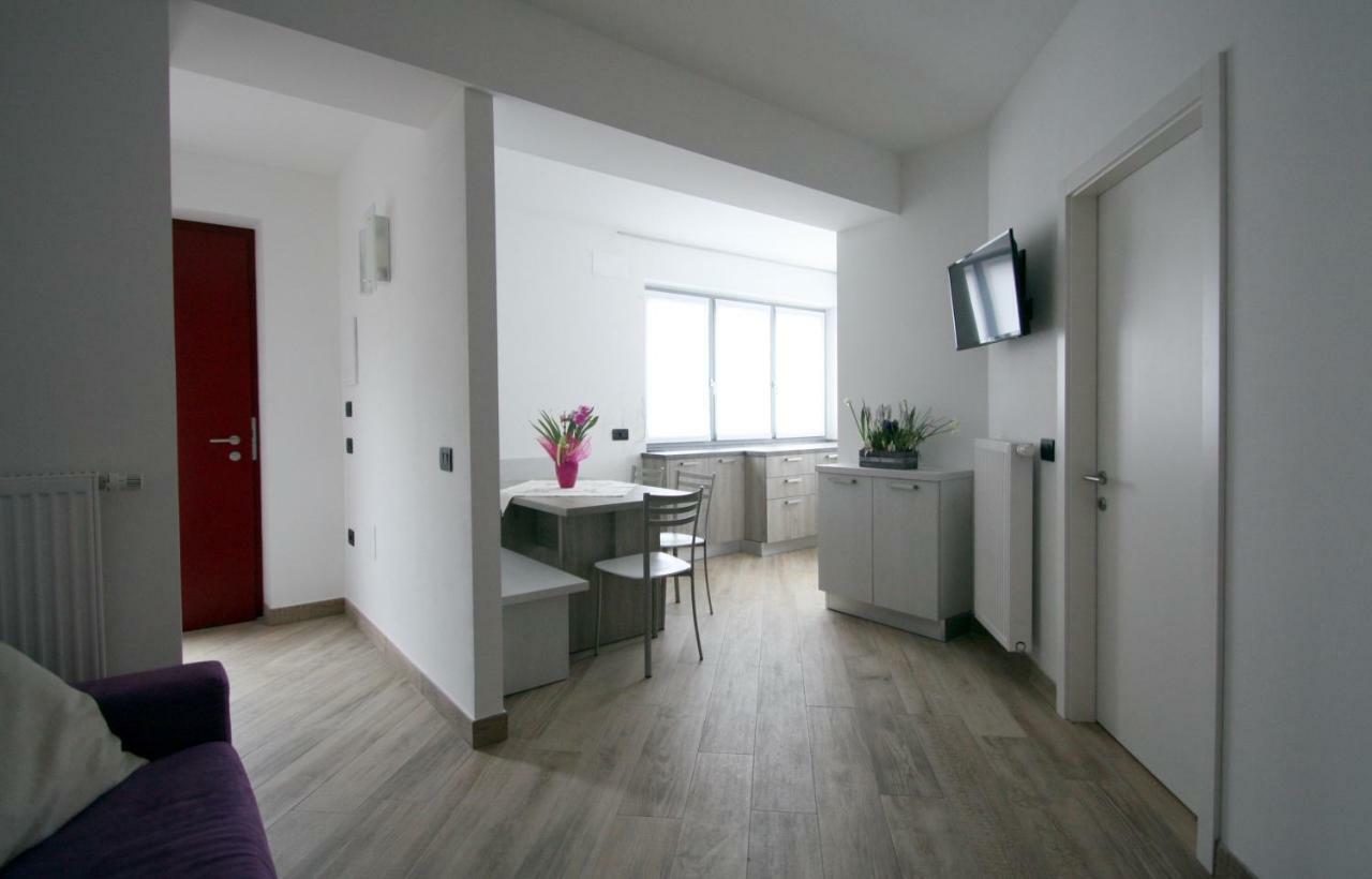メッツァーナCasa Ai Stabliアパートメント エクステリア 写真